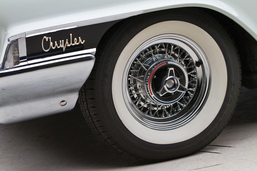  Chrysler 300H Convertible 1962 года  (фото 14 из 25)